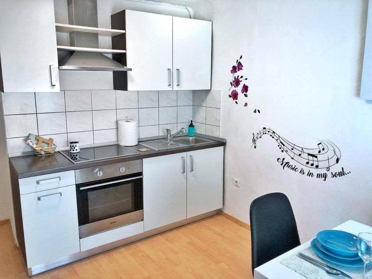1Br Apartment On The Most Beautiful Street In Ljubljana Center Kültér fotó